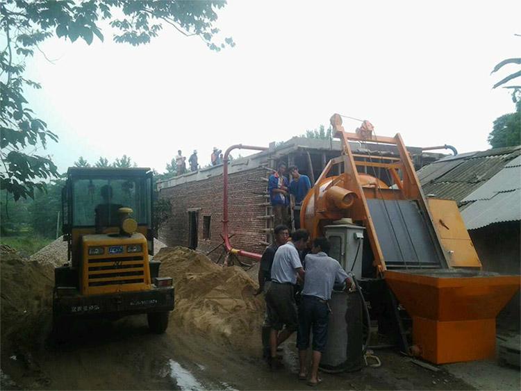 concrete pump with mixer