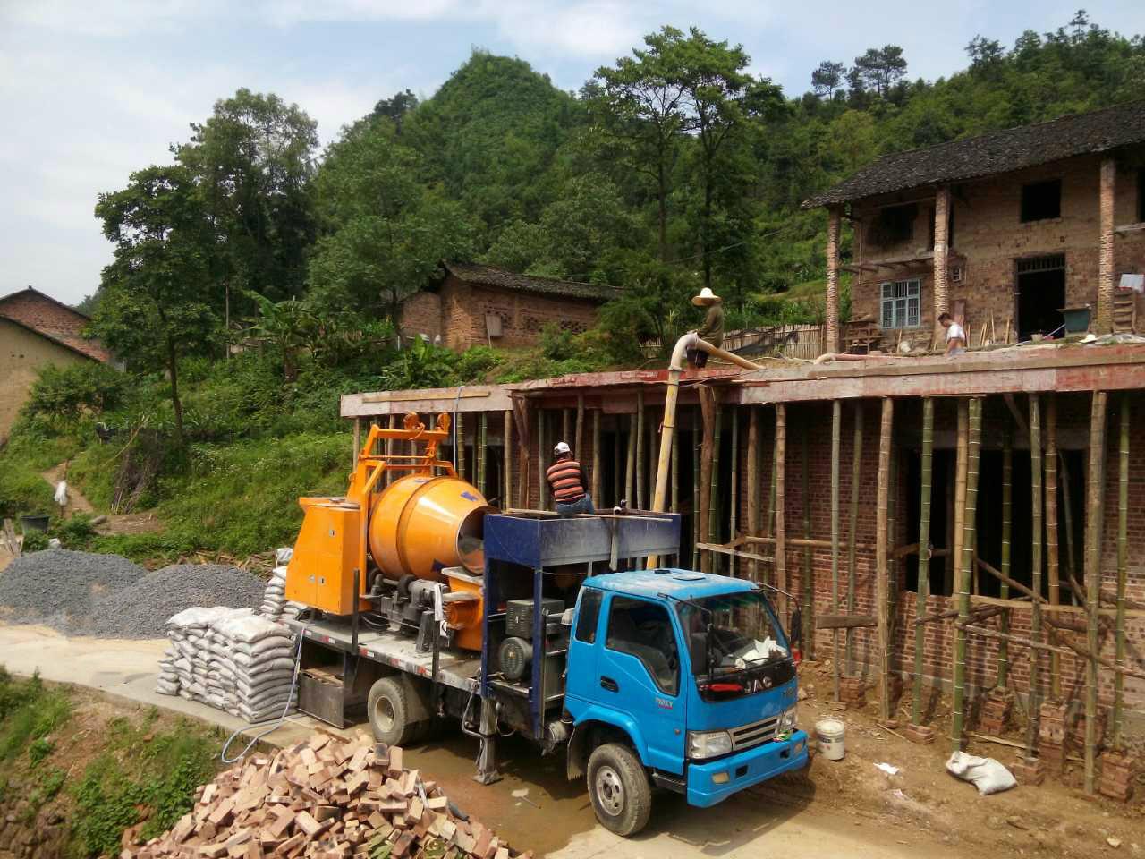 concrete mixer with pump