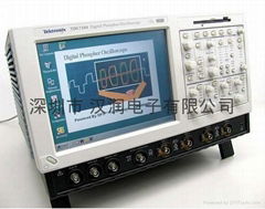 泰克TDS7104數字熒光示波九成新附件齊全特價出售