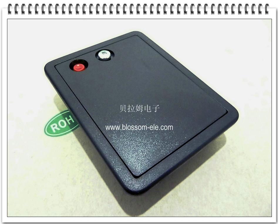 4 "AA" Battery Holder with Lid and ON/OFF Push Switch (SBH341APS) BLOSSOM (China Manufacturer