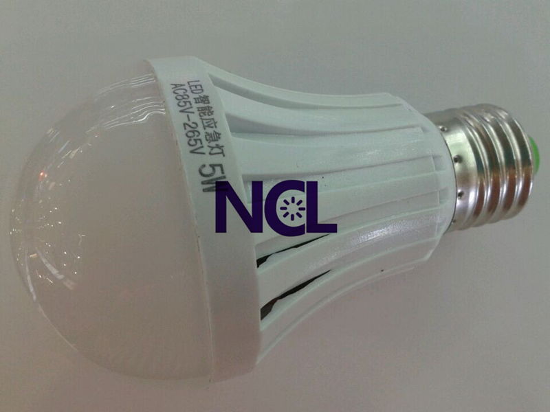 Rechargeable Emergency LED Light Bulb Lamp 9W energy saving  3