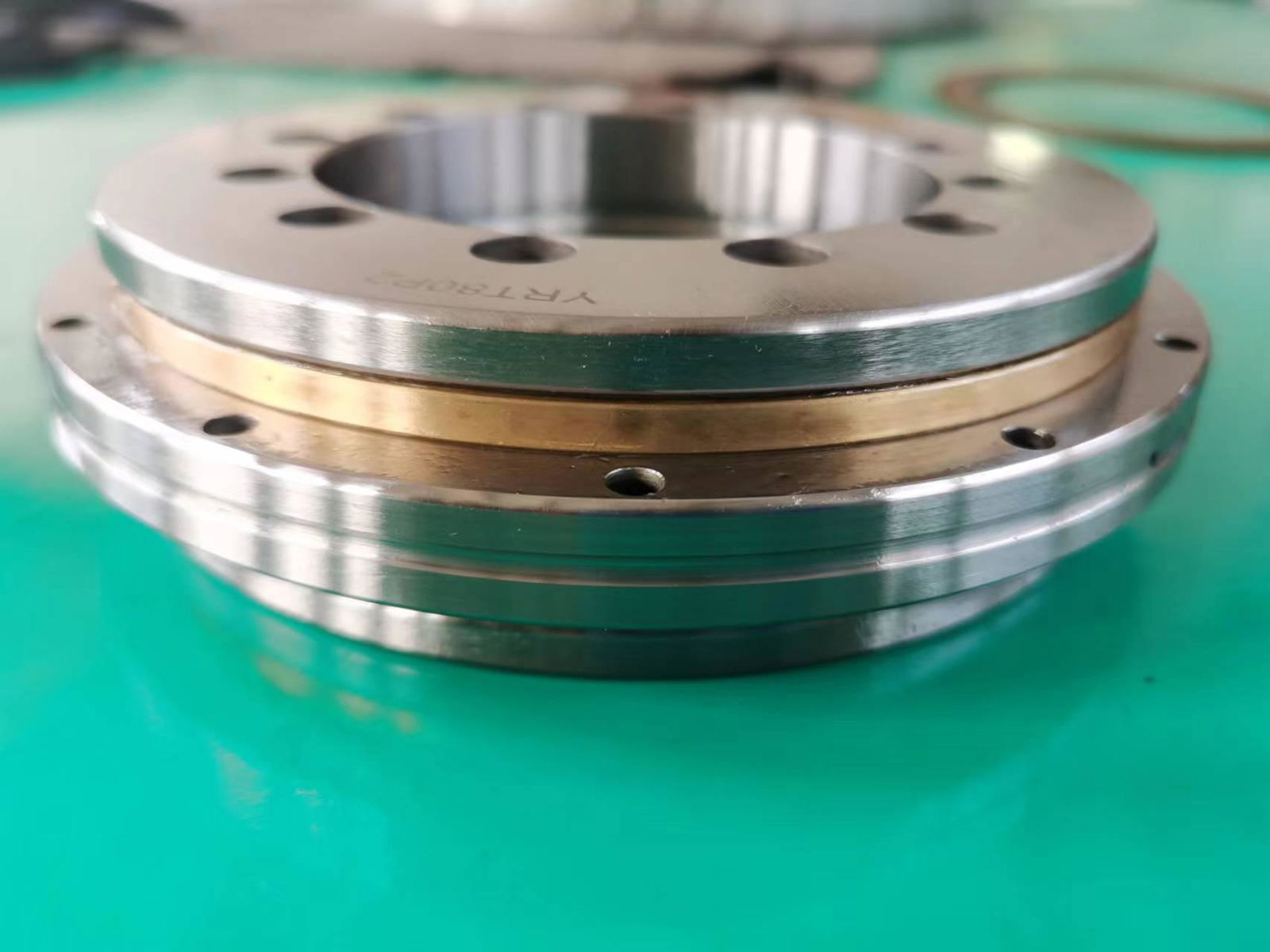 YRT80 turntable bearing 3