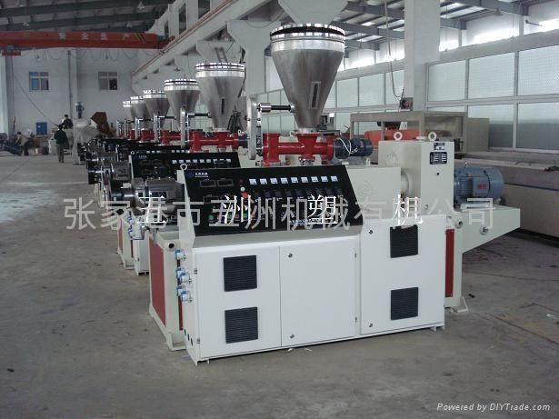 SJZ系列錐形雙螺杆塑料擠出機 4