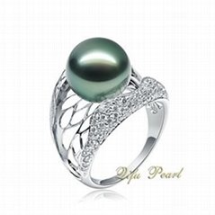 Wedding Ring: 18K Tahitian Pearl Ring