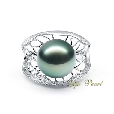Wedding Ring: 18K Tahitian Pearl Ring 3