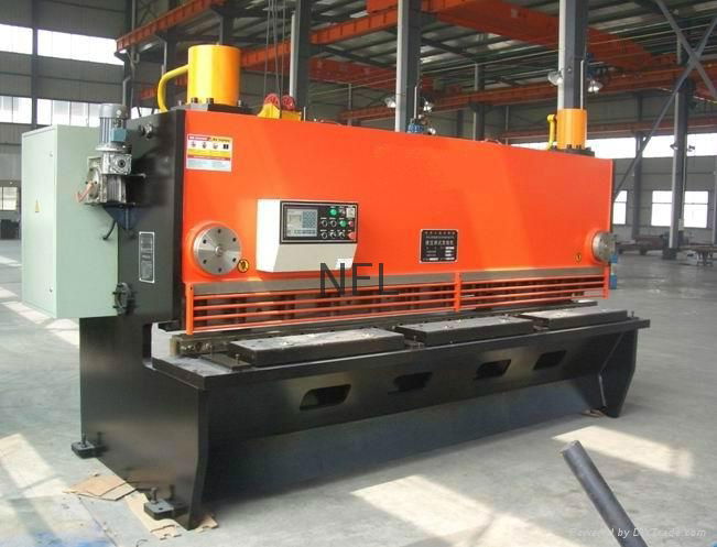 CNC shearing machine