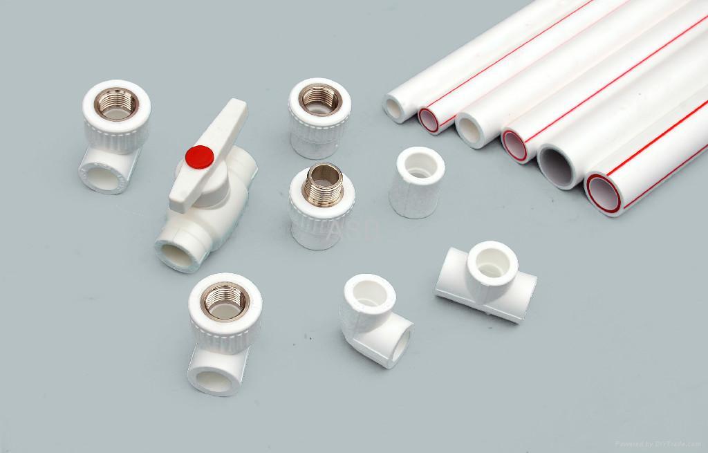 Соединительная арматура пропилена. Полипропиленовые трубы и фитинги для отопления. Сантехника для полипропиленовых труб. Полипропиленовые трубы и фитинги для отопления. Pilsa трубы гвс wt 32 pn25 l=4.