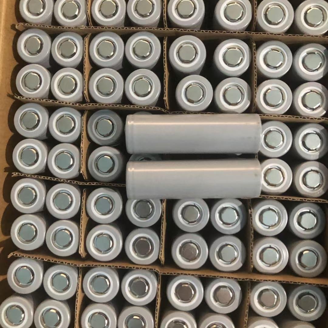 21700 3.7V5000mAh Lithium-ion Battery Cylindrical Cell  5