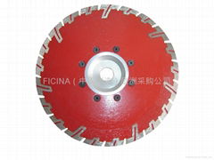 Segmented saw blades for cutting granites