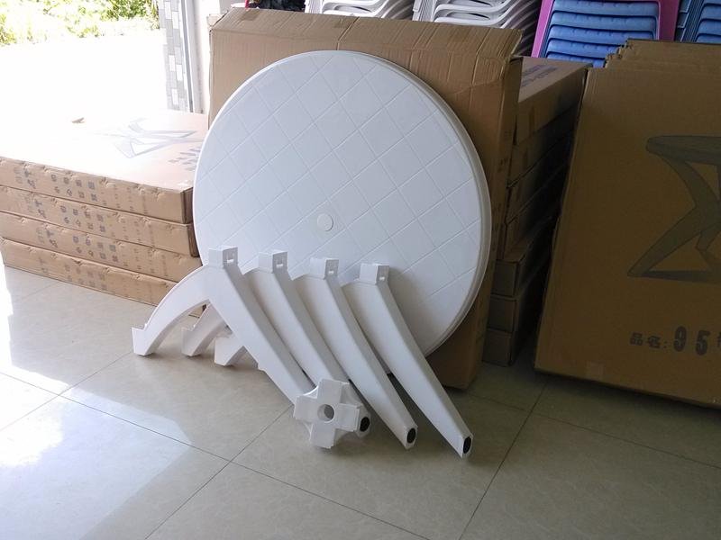 plastic round table A0056 4