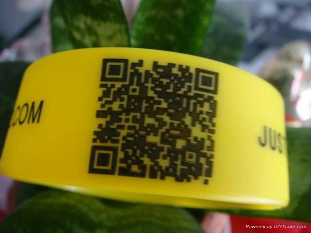  Unique QR Code silicone bracelet with metal plate 4