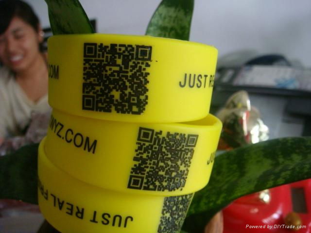  Unique QR Code silicone bracelet with metal plate 5