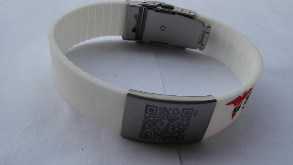 Unique QR Code silicone bracelet with metal plate
