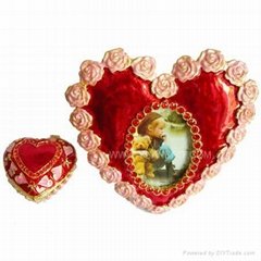 Sell heart shaped metal photo frame