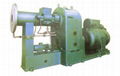 Hot-feeding rubber extruder