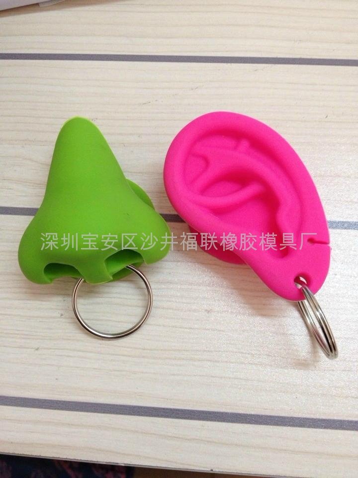 Ear Shaped Silicone Cable Winder Keychain Suction Cup 4