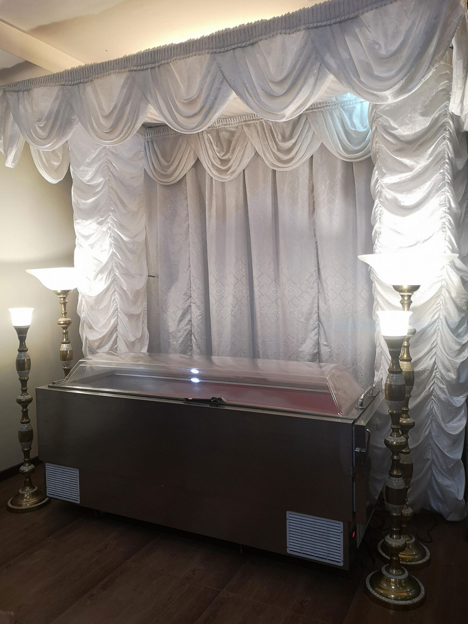  transparent coffin with cooling for viewing preserving cadaver 2