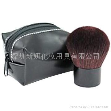 Manuf Supply kabuki brush Halloween Gift Idea For women Can OEM/ODM 2