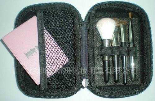 Manufacturers  supply MINI 4 sets of cosmetic brush Gift makeup brush 2
