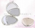 XINYANMEI Cosmetic Plastic Heart Shaped Cosmetic Mirror  Can OEM/ODM 2