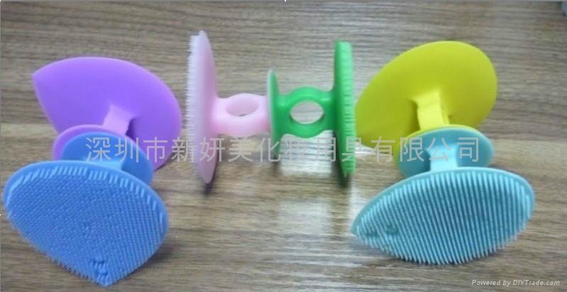 XINYANMEI Supply Fashionable Contoured Silicone Face Cleaning Brush