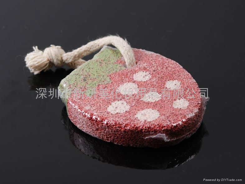 XINYANMEI Supply Strawberry Shape Pumice Stone Can OEM/ODM