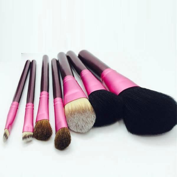 7PCS Professional Makeup Brush Set in Black  4