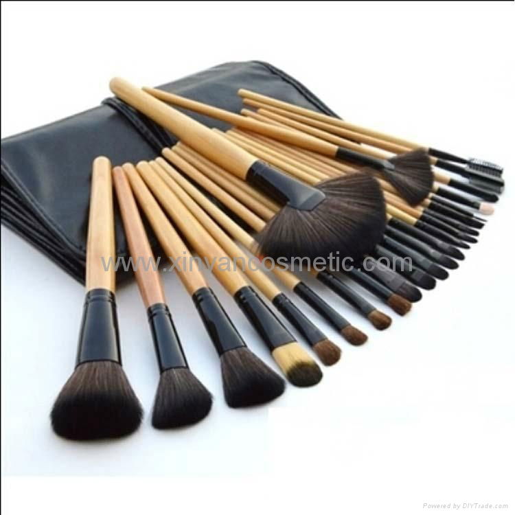 Makeup Brush Set A portable Horsehair Brush Set 24 Sets Of Cosmetic Brush Sets