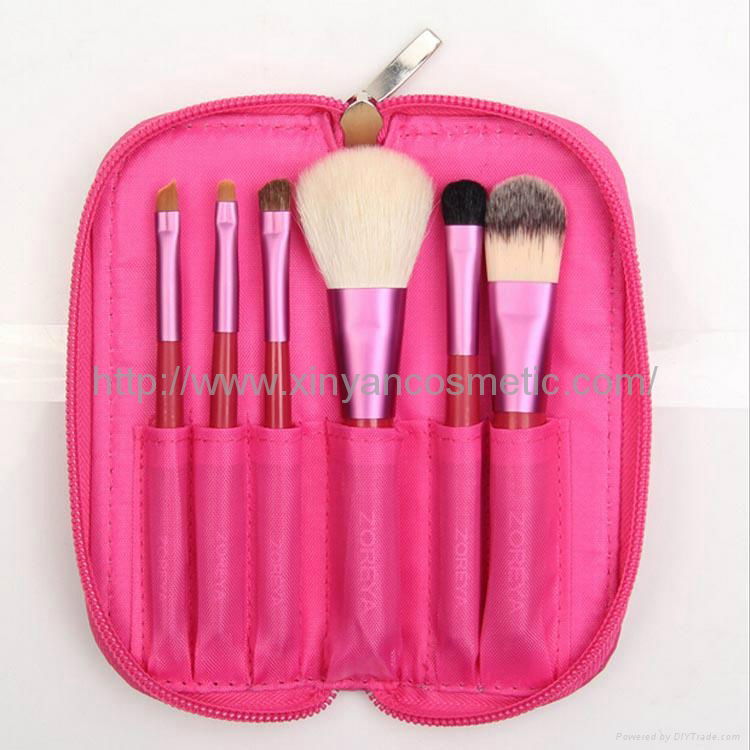 Manufacturer OEM Portable 6 cosmetic brush package set Gift multifunctional sets 2