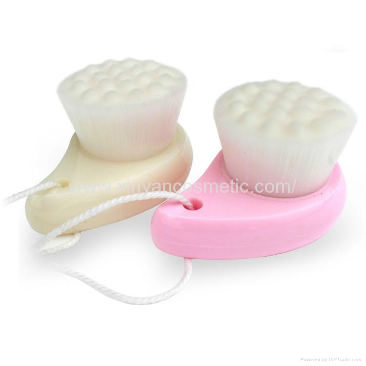 Manufacturer supply Wooden / bamboo / plastic handle Comma cleansing brush 4