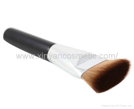 Manufacturer supply Black wooden handle Man-made fiber Single Foundation Brush 4