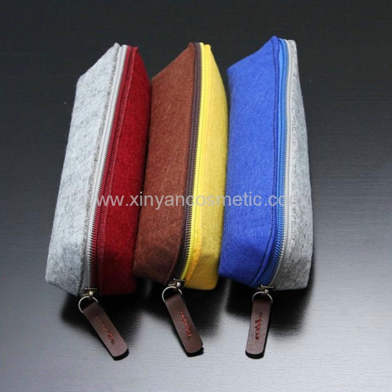 Supply Simple and generous Wool felt Creative simplicity Large Cosmetic Bag