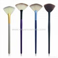 Manufacturer supply Wooden handle Imported synthetic fiber wool Powder brush