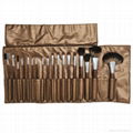 Professional makeup brush set