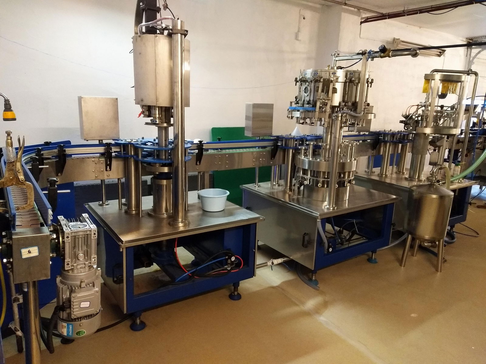 3 in 1 beer bottling machine