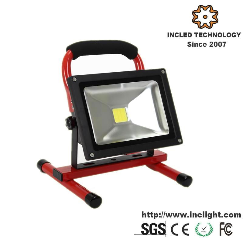 30W 5hrs Portable Rechargeable LED Flood Light 2