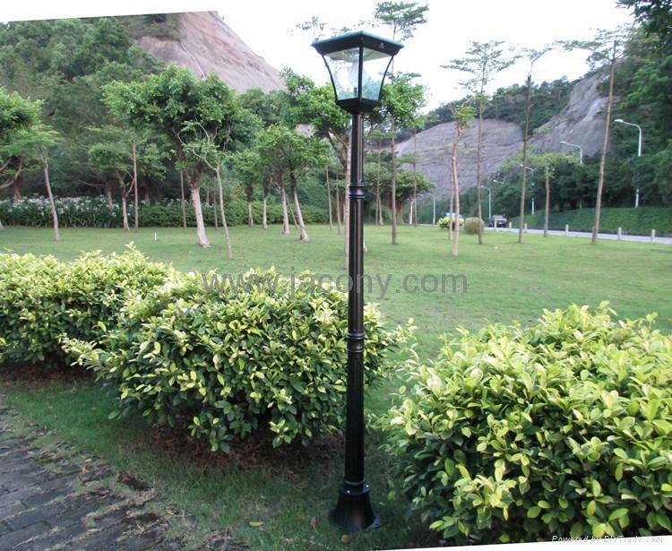 Solar Lawn Light with PIR Sensor 2