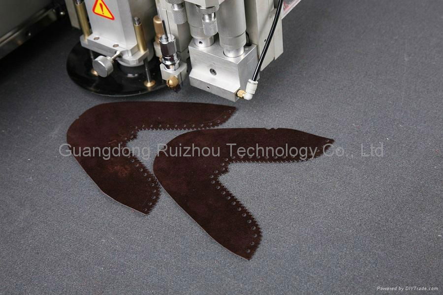 Two Heads Oscillation Knife CNC Leather Shoes Upper Cutting Machine 4