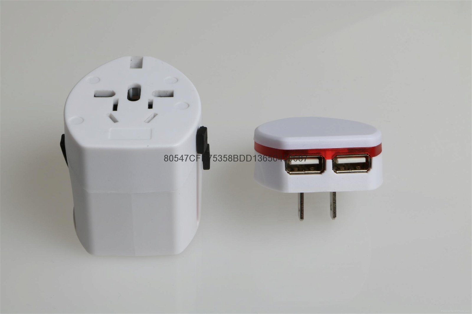 SWA2U 双USB转换插座 全球通用转换插座 万能转换器 4