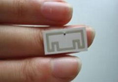 UHF RFID tag