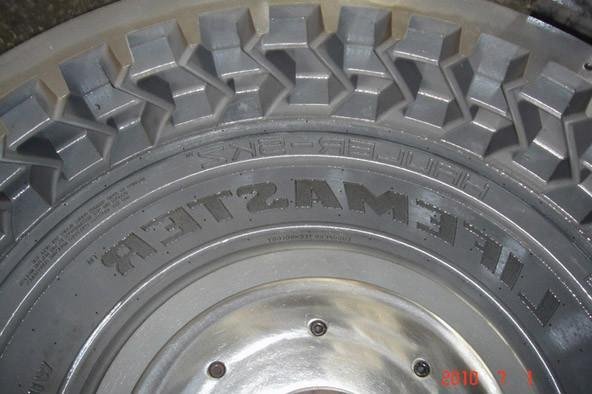 pneumatic tire mold