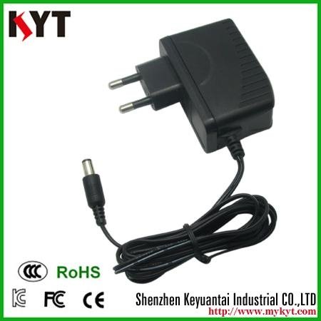 12W 8102  universal home adapter  5