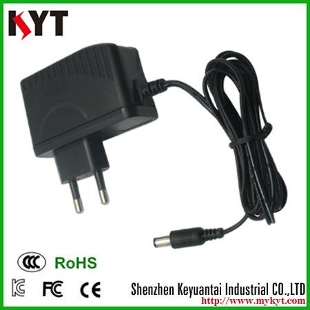 12W 8102  universal home adapter  2