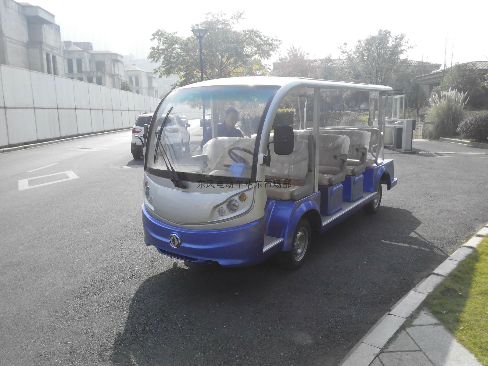 鋰電池觀光車 3