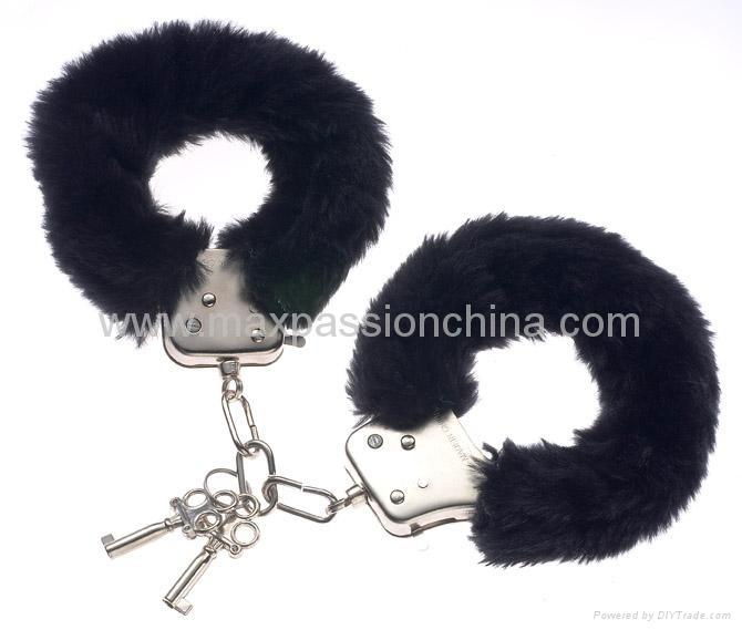 Fuzzy Fuzzy Kink Handcuffs