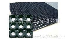rubber mat with many holes 3