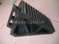 rubber wheel chocks 4