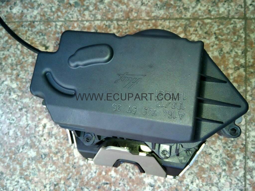 Mercedes Benz ML GL R system trunk motor Benz W164 W251 rear door lock motor 2