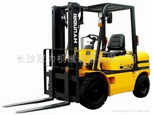 北京現代平衡重式柴油叉車