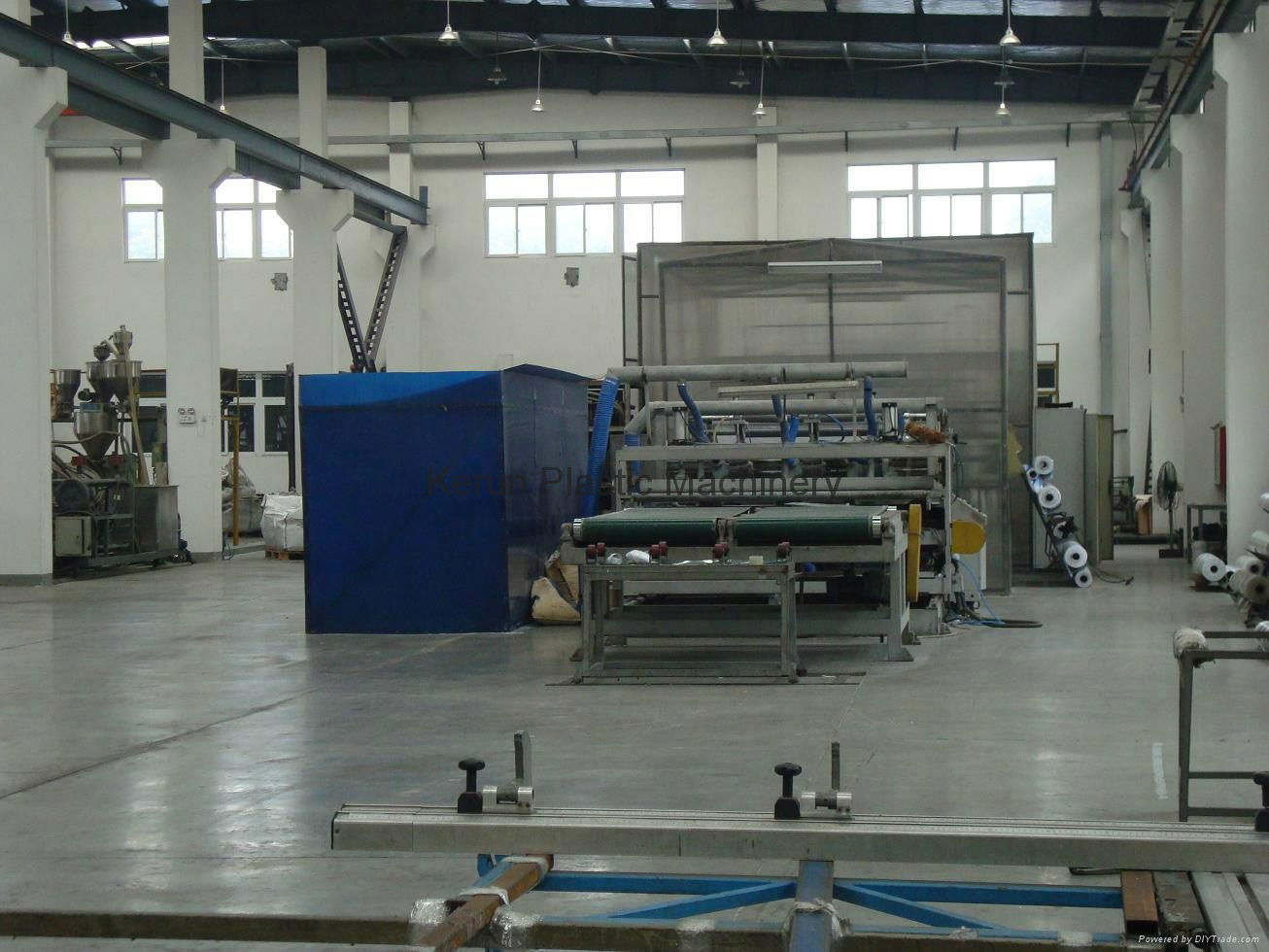 PC hollow sheet extrusion line 4